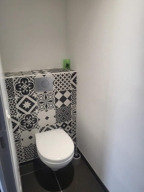 "Villa Ty Clipper" à 5 minutes des plages et des criques! Piste cyclable juste en face de la maison menant à la station balnéaire de Beg-Meil en 3 minutes à vélo! Villa in Fouesnant