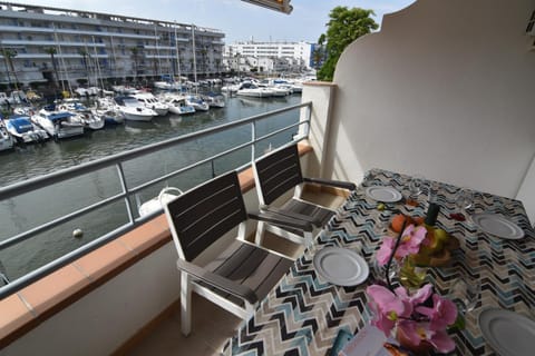 Property building, View (from property/room), Balcony/Terrace