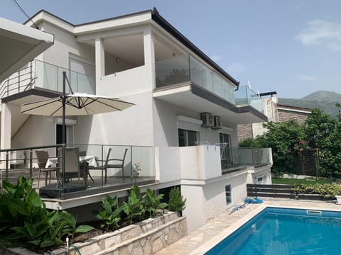 Villa DanDan Sutomore Apartment in Montenegro