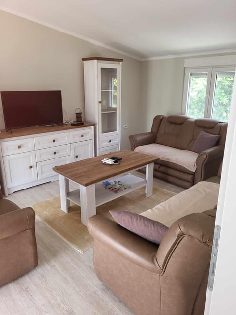 Villa DanDan Sutomore Apartment in Montenegro