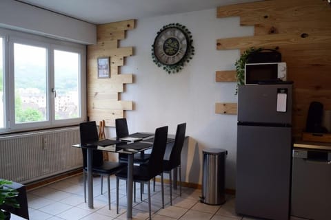 T2 parking privatif 1 Apartment in Chambery