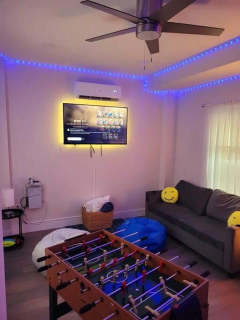 Dreamy Palms House in Garden City