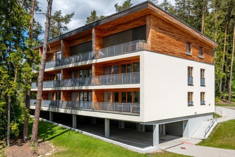 Property building, Spring, Day, Natural landscape, Garden, View (from property/room), Balcony/Terrace, Garden view