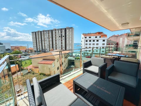 Day, View (from property/room), Balcony/Terrace, City view