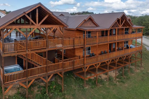 Serenity Mountain Pool Lodge cabin Cabin in Sevierville