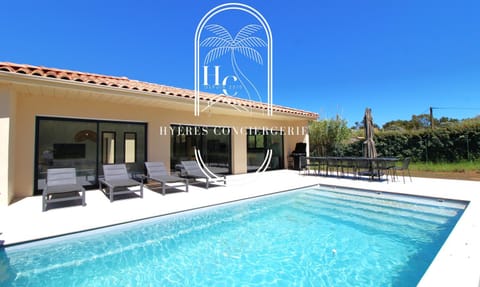 Property building, Patio, Swimming pool, sunbed