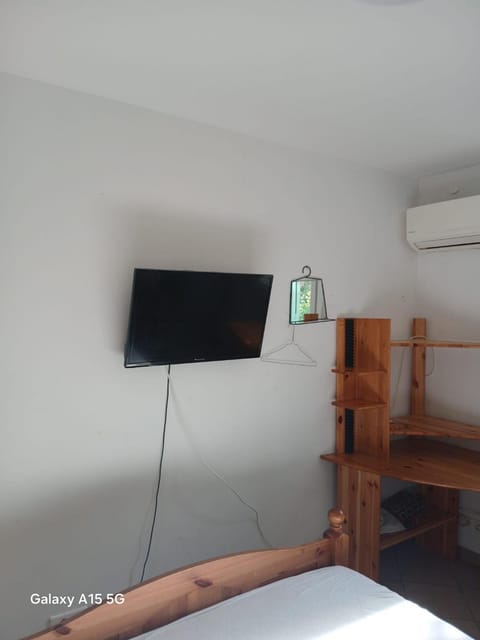 TV and multimedia, air conditioner