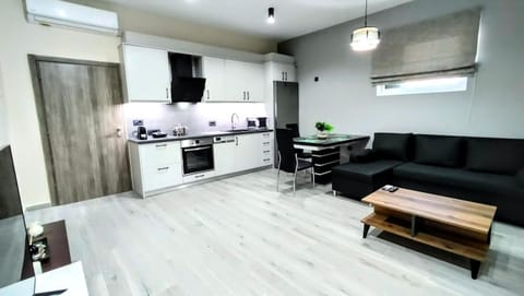 Kitchen or kitchenette, Seating area, Dining area