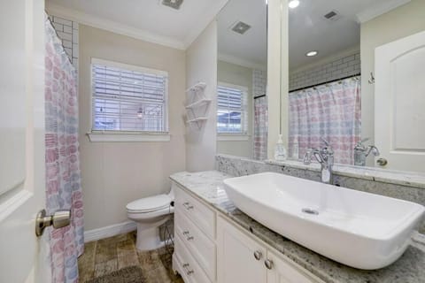 The Jasper Abode - 10 mins to Galleria - Peaceful House in Houston