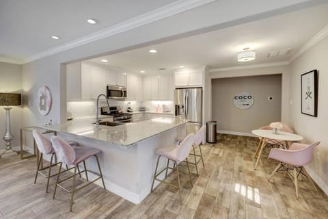 The Jasper Abode - 10 mins to Galleria - Peaceful House in Houston