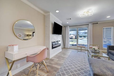 The Jasper Abode - 10 mins to Galleria - Peaceful House in Houston
