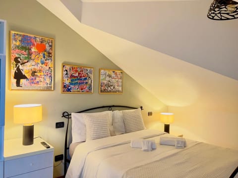 Bed, Decorative detail, Bedroom