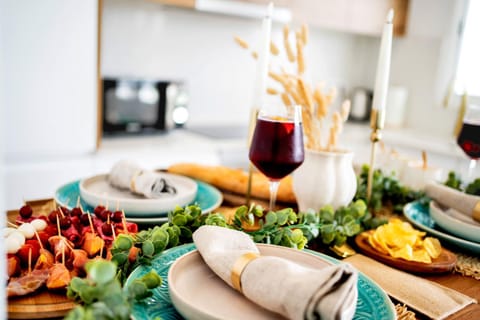 Food close-up, Dining area, Dinner