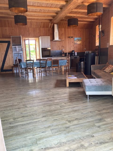 Gîte Le chant des mésanges avec 3 chambres House in Provence-Alpes-Côte d'Azur