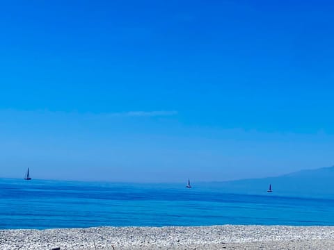 Day, Natural landscape, Beach, Mountain view, Sea view