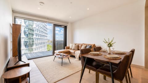 View (from property/room), Balcony/Terrace, Living room, Seating area, Dining area