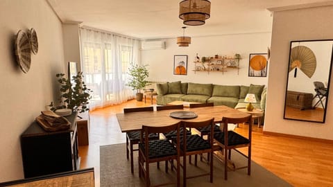 Living room, Dining area
