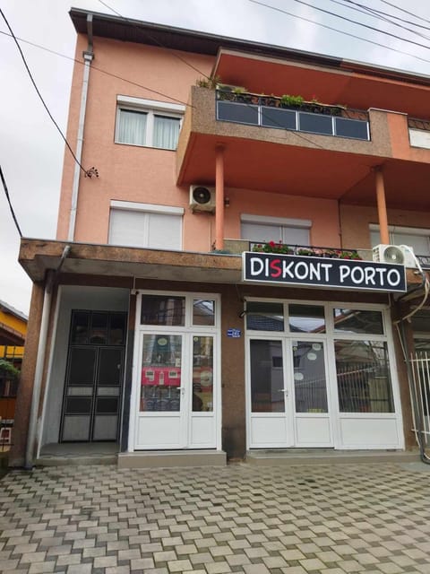 Day, Street view