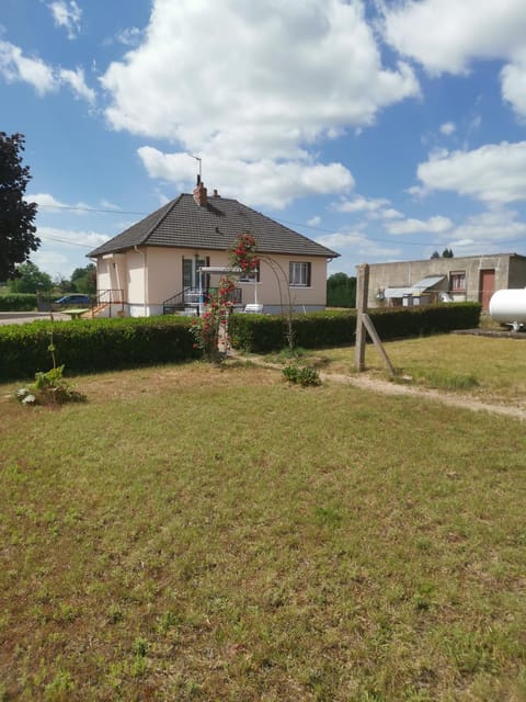 le pavillon a la campagne House in Centre-Val de Loire