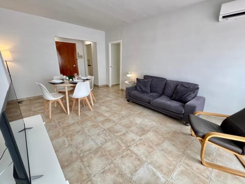 TV and multimedia, Living room, Dining area, air conditioner