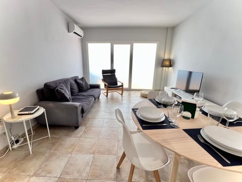 TV and multimedia, Living room, Dining area, internet, air conditioner