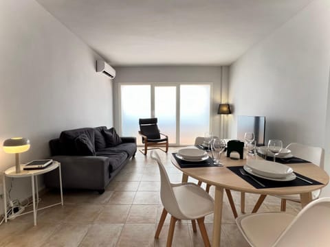 TV and multimedia, Living room, Dining area, internet, air conditioner