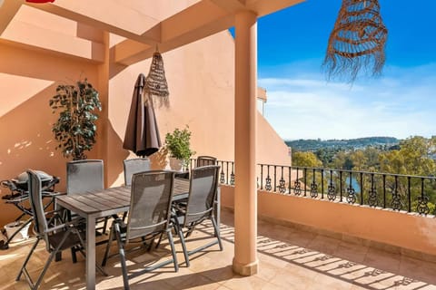 Elegant Sea-View Apartment near Puerto Banús Live the Marbella Lifestyle Apartment in Marbella