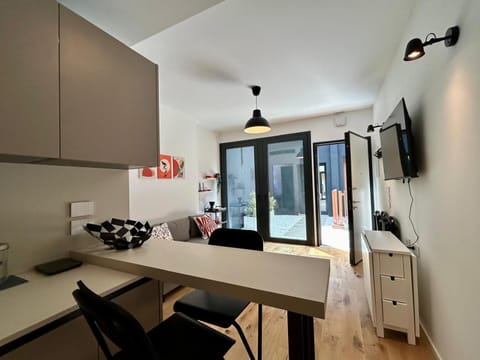 TV and multimedia, Kitchen or kitchenette, Living room, Dining area