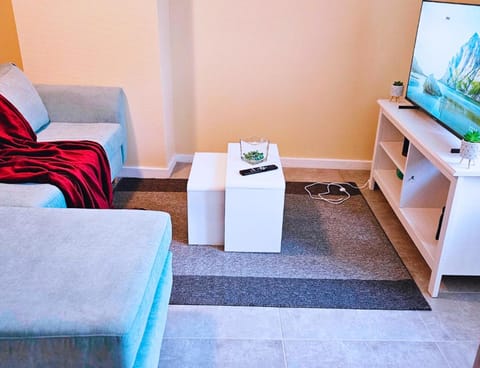 Communal lounge/ TV room, TV and multimedia, Living room, Seating area