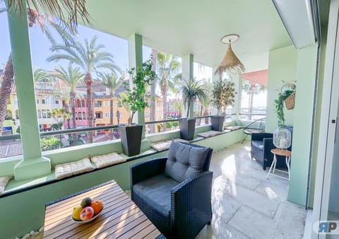 View (from property/room), Balcony/Terrace, Seating area
