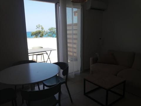 Appart T3 vue Mer/Montagne pieds dans l'eau N115 Apartment in Linguizzetta