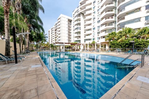 Pool view, Swimming pool, sunbed