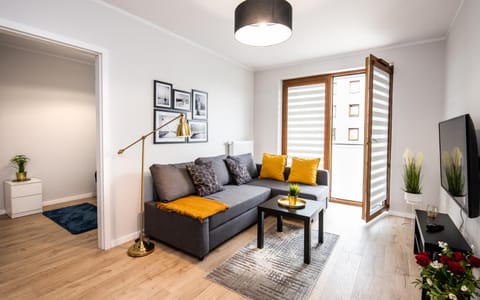 Living room, Seating area, Evening entertainment