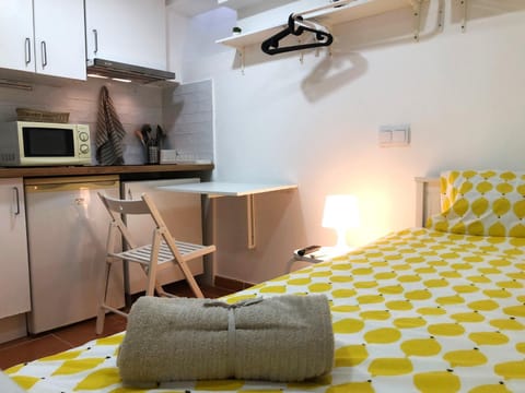 Bed, Dining area, Bedroom, microwave
