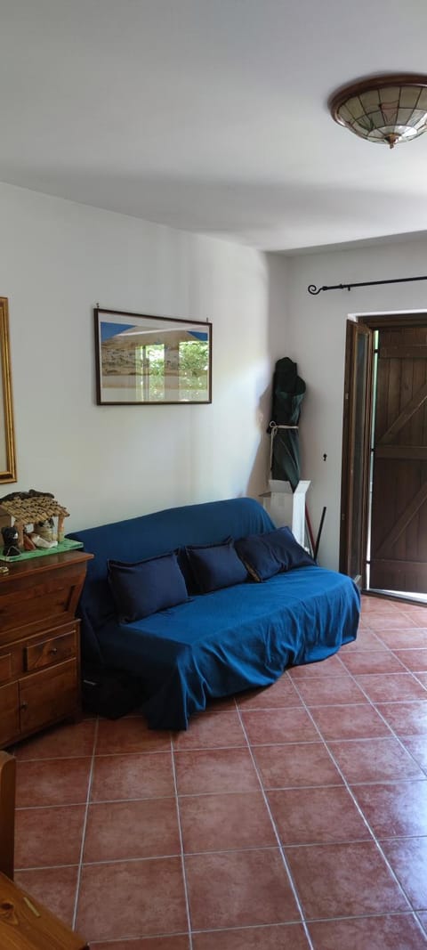 Bed, Living room, Seating area