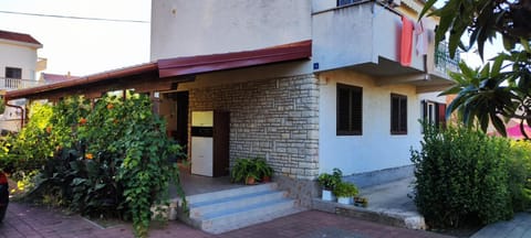 Property building, Garden view