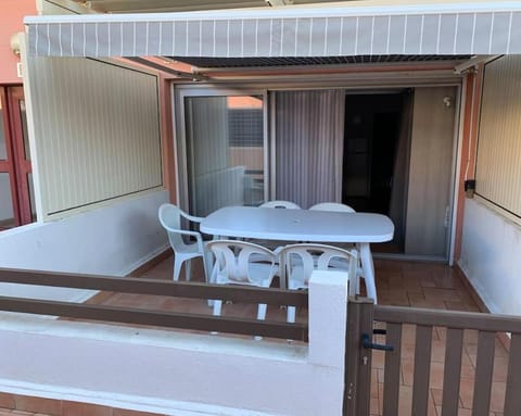 View (from property/room), Balcony/Terrace, Balcony/Terrace, Dining area