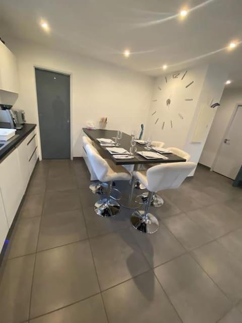 Appartement belle vue sur les montagnes Apartment in Haute-Savoie