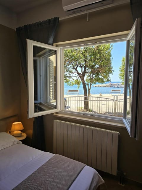 Bedroom, Sea view
