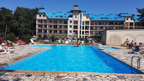 Property building, Swimming pool