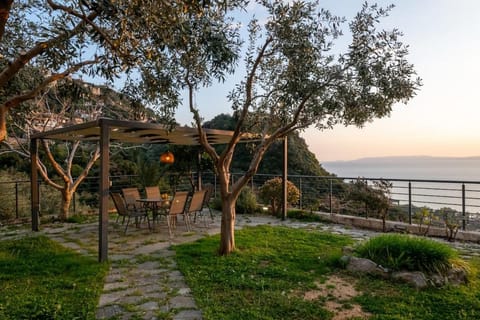 Spring, Day, Natural landscape, Garden, Garden view, Sea view