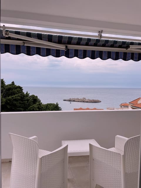 View (from property/room), Seating area, Sea view