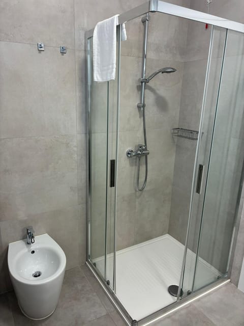 Shower, Bathroom, bidet