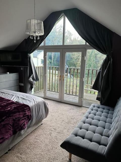 View (from property/room), Balcony/Terrace, Bedroom