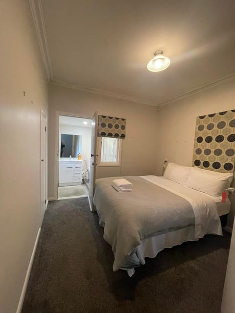 KK Boarding Holiday house Bed and Breakfast in Hamilton