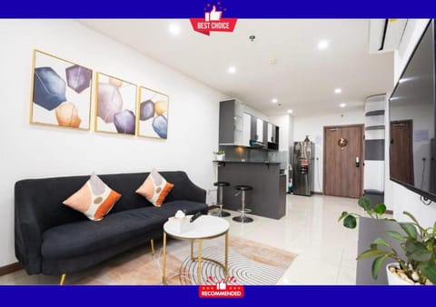 Kitchen or kitchenette, Living room, Seating area