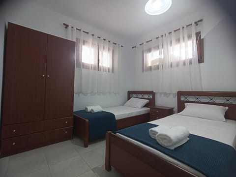 Bed, Bedroom, towels, wardrobe