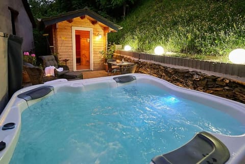 Hot Tub, Sauna, Balcony/Terrace, Spa and wellness centre/facilities