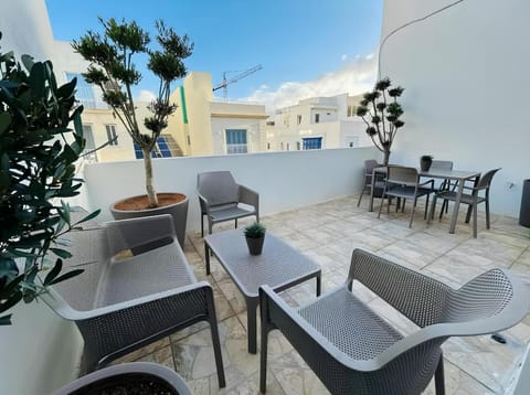 Patio, Day, View (from property/room), Balcony/Terrace