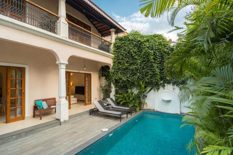 Property building, Day, Garden, View (from property/room), Balcony/Terrace, Living room, Seating area, Garden view, Pool view, Swimming pool, sunbed